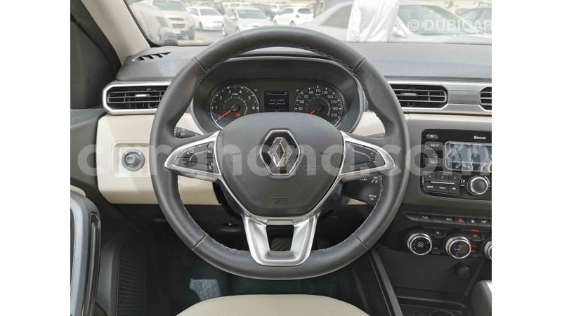 Big with watermark renault duster ashanti import dubai 30022