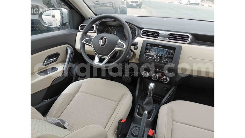 Big with watermark renault duster ashanti import dubai 30022