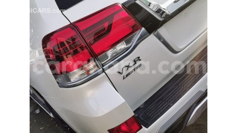 Big with watermark toyota land cruiser ashanti import dubai 30049