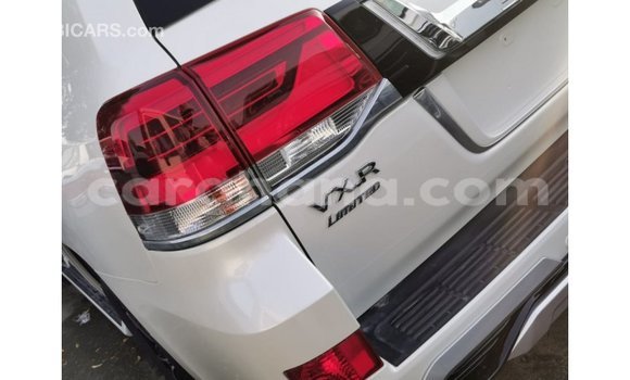 Ra Imported Toyota Land Cruiser funfun Ọkọ̀ in Import - Dubai ni Ashanti Ra Imported Toyota Land Cruiser funfun Ọkọ̀ in Import - Dubai ni Ashanti