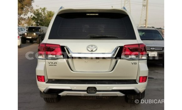 Ra Imported Toyota Land Cruiser funfun Ọkọ̀ in Import - Dubai ni Ashanti Ra Imported Toyota Land Cruiser funfun Ọkọ̀ in Import - Dubai ni Ashanti