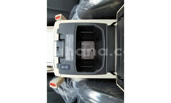 Ra Imported Toyota Land Cruiser funfun Ọkọ̀ in Import - Dubai ni Ashanti Ra Imported Toyota Land Cruiser funfun Ọkọ̀ in Import - Dubai ni Ashanti