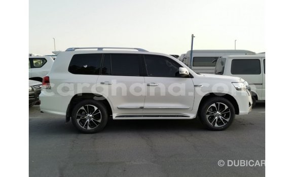 Ra Imported Toyota Land Cruiser funfun Ọkọ̀ in Import - Dubai ni Ashanti Ra Imported Toyota Land Cruiser funfun Ọkọ̀ in Import - Dubai ni Ashanti