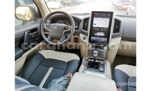 Ra Imported Toyota Land Cruiser funfun Ọkọ̀ in Import - Dubai ni Ashanti Ra Imported Toyota Land Cruiser funfun Ọkọ̀ in Import - Dubai ni Ashanti