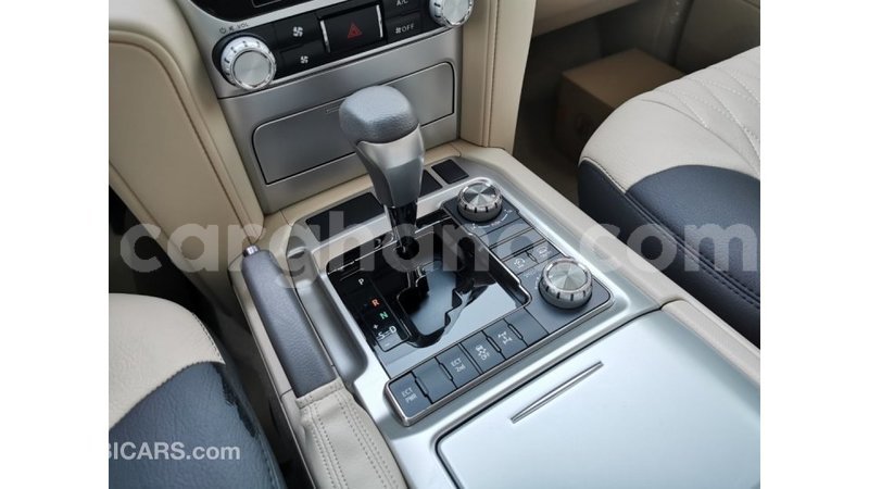 Big with watermark toyota land cruiser ashanti import dubai 30049