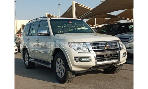 Sayi Imported Mitsubishi Pajero White Mota in Import - Dubai a Ashanti Sayi Imported Mitsubishi Pajero White Mota in Import - Dubai a Ashanti