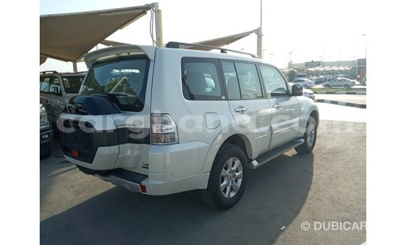Sayi Imported Mitsubishi Pajero White Mota in Import - Dubai a Ashanti Sayi Imported Mitsubishi Pajero White Mota in Import - Dubai a Ashanti