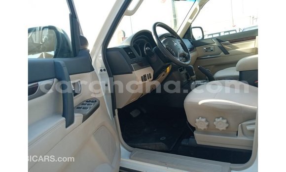 Sayi Imported Mitsubishi Pajero White Mota in Import - Dubai a Ashanti Sayi Imported Mitsubishi Pajero White Mota in Import - Dubai a Ashanti