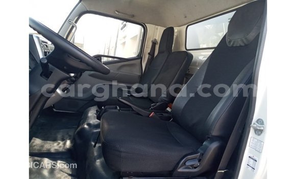 Ra Imported Mitsubishi i funfun Ọkọ̀ in Import - Dubai ni Ashanti Ra Imported Mitsubishi i funfun Ọkọ̀ in Import - Dubai ni Ashanti