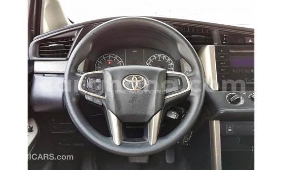 Ra Imported Toyota Innova funfun Ọkọ̀ in Import - Dubai ni Ashanti Ra Imported Toyota Innova funfun Ọkọ̀ in Import - Dubai ni Ashanti