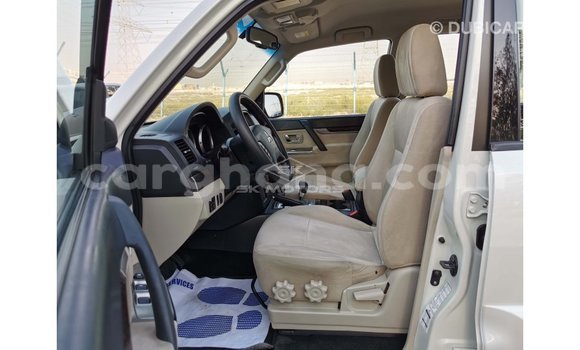 Sayi Imported Mitsubishi Pajero White Mota in Import - Dubai a Ashanti Sayi Imported Mitsubishi Pajero White Mota in Import - Dubai a Ashanti