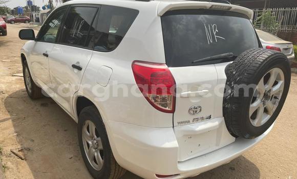Buy Used Toyota RAV4 White Car in Sekondi–Takoradi Metropolitan in Western Buy Used Toyota RAV4 White Car in Sekondi–Takoradi Metropolitan in Western