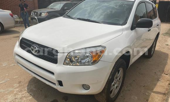 Buy Used Toyota RAV4 White Car in Sekondi–Takoradi Metropolitan in Western Buy Used Toyota RAV4 White Car in Sekondi–Takoradi Metropolitan in Western