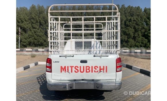 Buy Import Mitsubishi L200 White Car in Import - Dubai in Ashanti Buy Import Mitsubishi L200 White Car in Import - Dubai in Ashanti