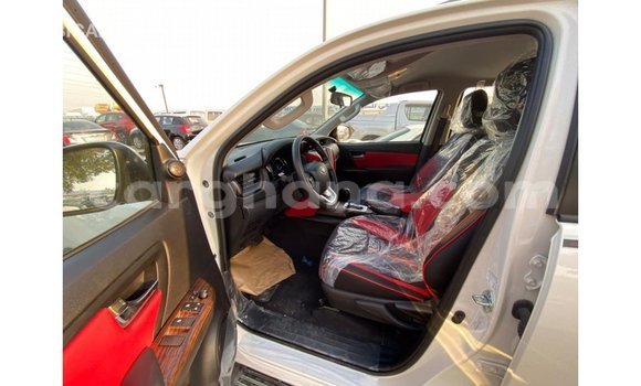 Ra Imported Toyota Fortuner funfun Ọkọ̀ in Import - Dubai ni Ashanti Ra Imported Toyota Fortuner funfun Ọkọ̀ in Import - Dubai ni Ashanti