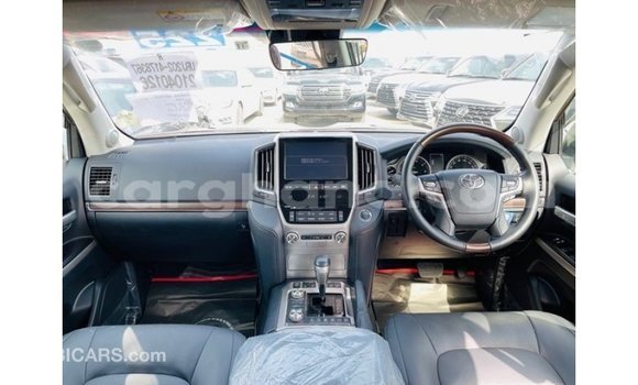 Buy Import Toyota Land Cruiser White Car in Import - Dubai in Ashanti Buy Import Toyota Land Cruiser White Car in Import - Dubai in Ashanti
