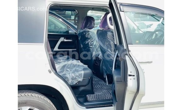Buy Import Toyota Land Cruiser White Car in Import - Dubai in Ashanti Buy Import Toyota Land Cruiser White Car in Import - Dubai in Ashanti