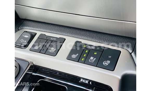 Buy Import Toyota Land Cruiser White Car in Import - Dubai in Ashanti Buy Import Toyota Land Cruiser White Car in Import - Dubai in Ashanti