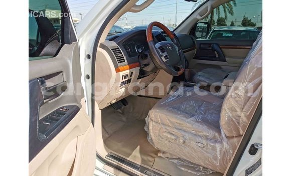 Sayi Imported Toyota Prado White Mota in Import - Dubai a Ashanti Sayi Imported Toyota Prado White Mota in Import - Dubai a Ashanti