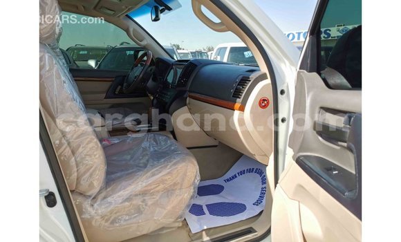 Sayi Imported Toyota Prado White Mota in Import - Dubai a Ashanti Sayi Imported Toyota Prado White Mota in Import - Dubai a Ashanti