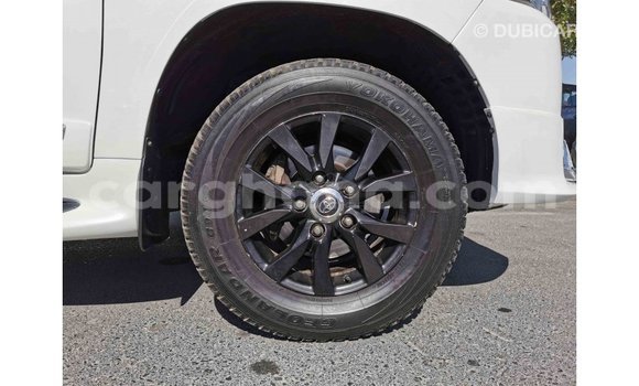 Sayi Imported Toyota Prado White Mota in Import - Dubai a Ashanti Sayi Imported Toyota Prado White Mota in Import - Dubai a Ashanti