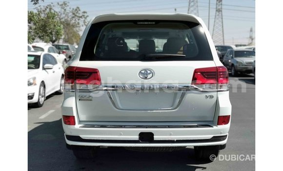 Buy Import Toyota Land Cruiser White Car in Import - Dubai in Ashanti Buy Import Toyota Land Cruiser White Car in Import - Dubai in Ashanti