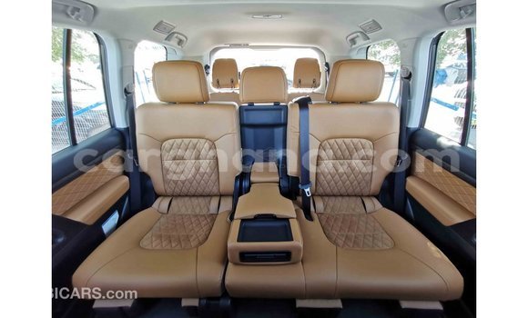 Buy Import Toyota Land Cruiser White Car in Import - Dubai in Ashanti Buy Import Toyota Land Cruiser White Car in Import - Dubai in Ashanti