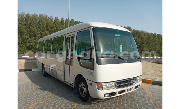 Ra Imported Mitsubishi Carisma funfun Ọkọ̀ in Import - Dubai ni Ashanti Ra Imported Mitsubishi Carisma funfun Ọkọ̀ in Import - Dubai ni Ashanti