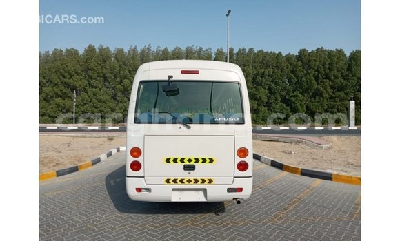 Ra Imported Mitsubishi Carisma funfun Ọkọ̀ in Import - Dubai ni Ashanti Ra Imported Mitsubishi Carisma funfun Ọkọ̀ in Import - Dubai ni Ashanti