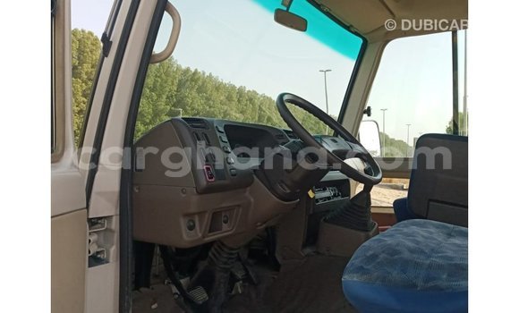 Ra Imported Mitsubishi Carisma funfun Ọkọ̀ in Import - Dubai ni Ashanti Ra Imported Mitsubishi Carisma funfun Ọkọ̀ in Import - Dubai ni Ashanti