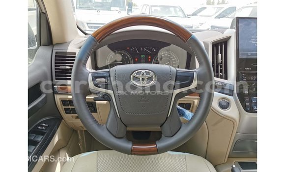 Buy Import Toyota Land Cruiser White Car in Import - Dubai in Ashanti Buy Import Toyota Land Cruiser White Car in Import - Dubai in Ashanti