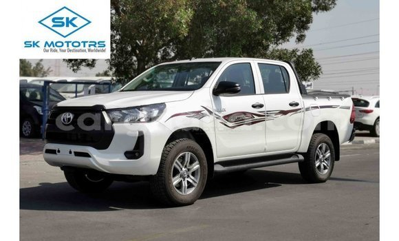 Sayi Imported Toyota Hilux White Mota in Import - Dubai a Ashanti Sayi Imported Toyota Hilux White Mota in Import - Dubai a Ashanti