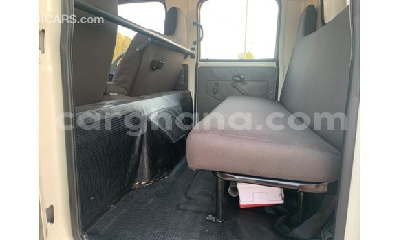 Ra Imported Hyundai Accent funfun Ọkọ̀ in Import - Dubai ni Ashanti Ra Imported Hyundai Accent funfun Ọkọ̀ in Import - Dubai ni Ashanti