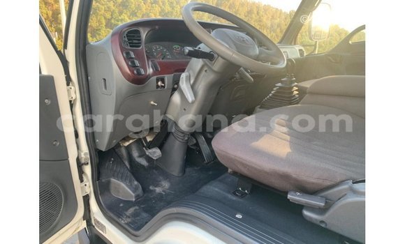 Ra Imported Hyundai Accent funfun Ọkọ̀ in Import - Dubai ni Ashanti Ra Imported Hyundai Accent funfun Ọkọ̀ in Import - Dubai ni Ashanti