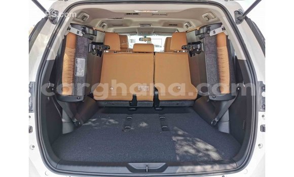 Sayi Imported Toyota Fortuner White Mota in Import - Dubai a Ashanti Sayi Imported Toyota Fortuner White Mota in Import - Dubai a Ashanti
