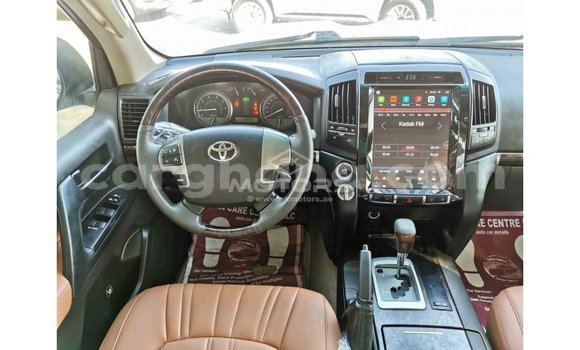 Buy Import Toyota Land Cruiser White Car in Import - Dubai in Ashanti Buy Import Toyota Land Cruiser White Car in Import - Dubai in Ashanti