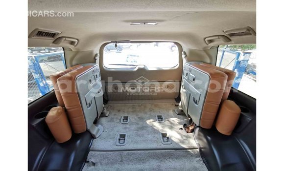 Buy Import Toyota Land Cruiser White Car in Import - Dubai in Ashanti Buy Import Toyota Land Cruiser White Car in Import - Dubai in Ashanti