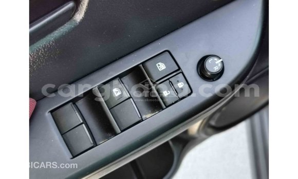 Sayi Imported Toyota Hilux White Mota in Import - Dubai a Ashanti Sayi Imported Toyota Hilux White Mota in Import - Dubai a Ashanti