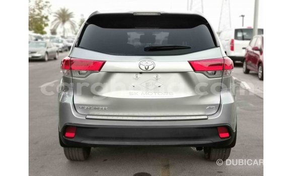 Buy Import Toyota Highlander White Car in Import - Dubai in Ashanti Buy Import Toyota Highlander White Car in Import - Dubai in Ashanti