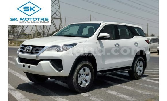 Buy Import Toyota Fortuner White Car in Import - Dubai in Ashanti Buy Import Toyota Fortuner White Car in Import - Dubai in Ashanti