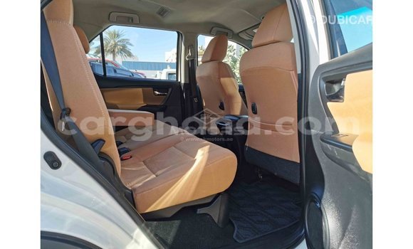 Sayi Imported Toyota Fortuner White Mota in Import - Dubai a Ashanti Sayi Imported Toyota Fortuner White Mota in Import - Dubai a Ashanti