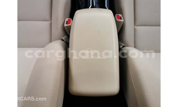 Ra Imported Toyota Corolla funfun Ọkọ̀ in Import - Dubai ni Ashanti Ra Imported Toyota Corolla funfun Ọkọ̀ in Import - Dubai ni Ashanti