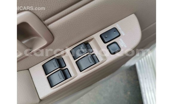 Sayi Imported Toyota Land Cruiser White Mota in Import - Dubai a Ashanti Sayi Imported Toyota Land Cruiser White Mota in Import - Dubai a Ashanti