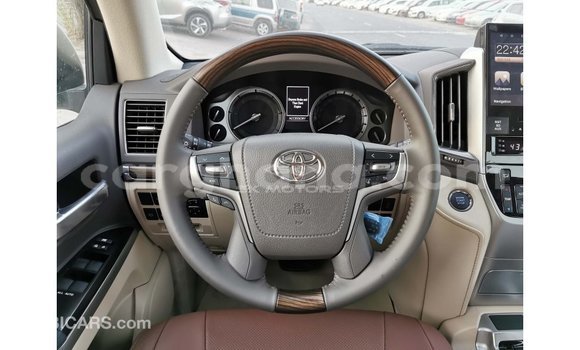 Buy Import Toyota Land Cruiser White Car in Import - Dubai in Ashanti Buy Import Toyota Land Cruiser White Car in Import - Dubai in Ashanti