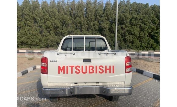 Buy Import Mitsubishi L200 White Car in Import - Dubai in Ashanti Buy Import Mitsubishi L200 White Car in Import - Dubai in Ashanti
