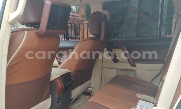 Buy Used Toyota Land Cruiser Prado White Car in Tema in Greater Accra Buy Used Toyota Land Cruiser Prado White Car in Tema in Greater Accra