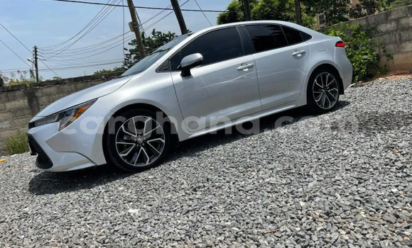 Ra Àlòkù Toyota Camry Silver Ọkọ̀ in Akropong ni Oorun