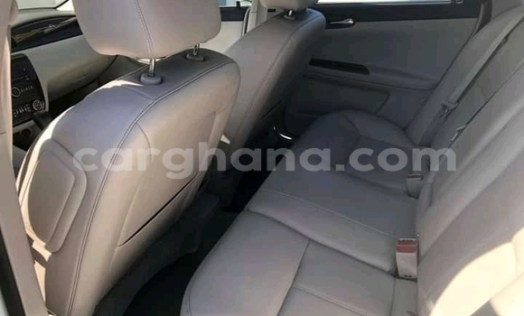 Sayi Na hannu Chevrolet Impala White Mota in Accra a Greater Accra Sayi Na hannu Chevrolet Impala White Mota in Accra a Greater Accra