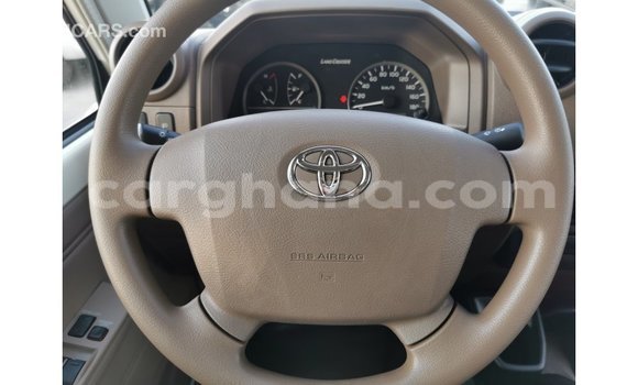 Buy Import Toyota Land Cruiser White Car in Import - Dubai in Ashanti Buy Import Toyota Land Cruiser White Car in Import - Dubai in Ashanti