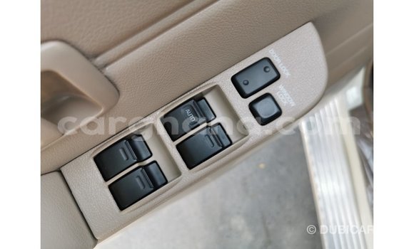 Ra Imported Toyota Land Cruiser funfun Ọkọ̀ in Import - Dubai ni Ashanti Ra Imported Toyota Land Cruiser funfun Ọkọ̀ in Import - Dubai ni Ashanti